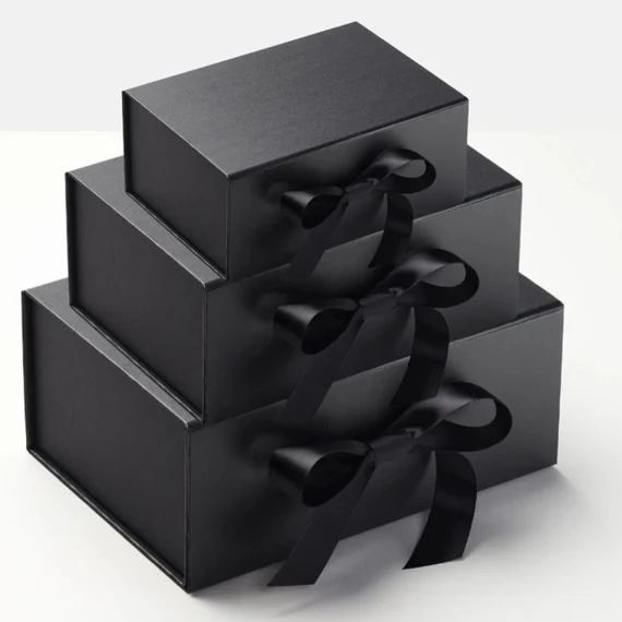 Large Magnetic Wedding Hamper Box thumbnail 2